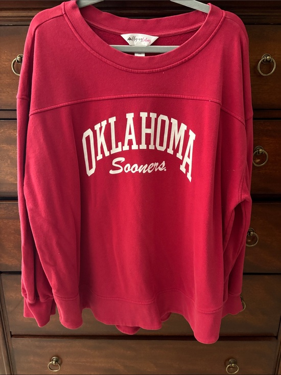 Flying Colors Tops - University of Oklahoma Sooners Red Crewneck Sweatshirt